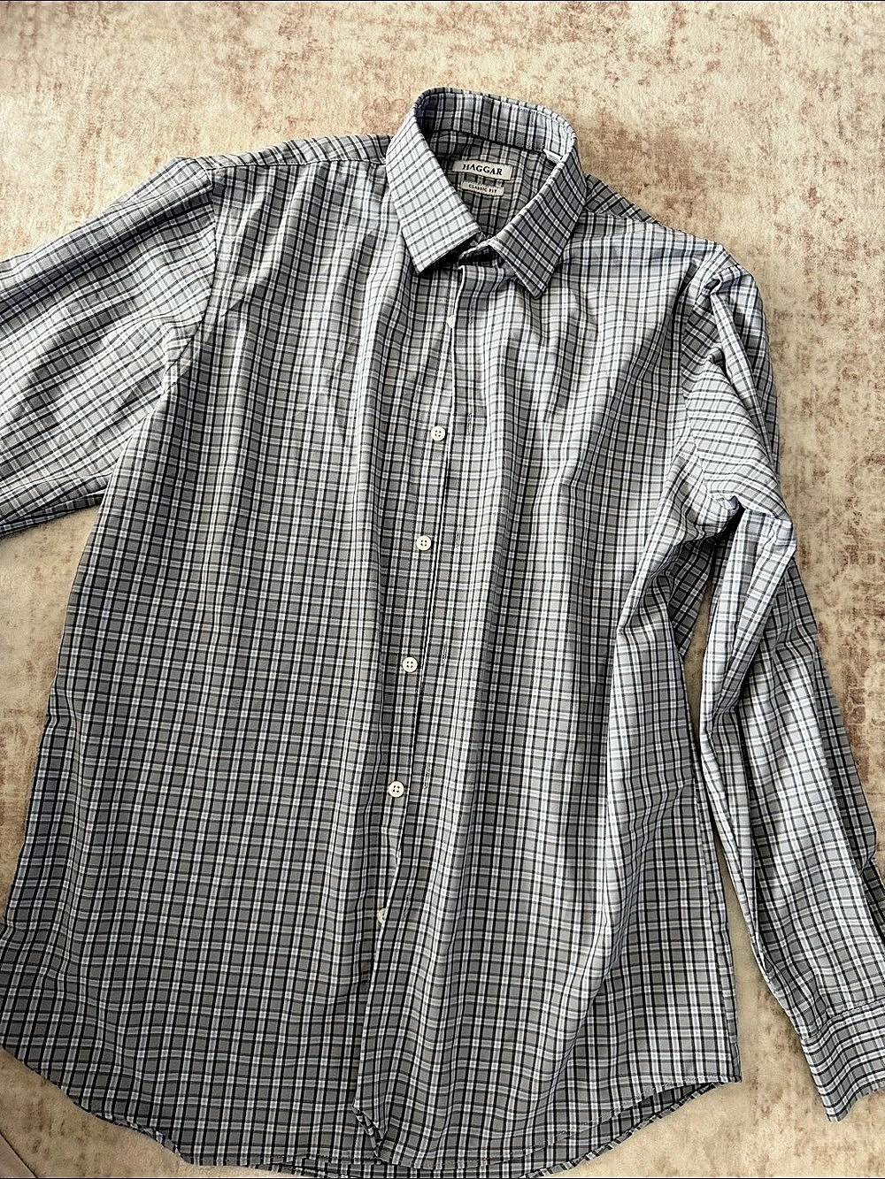 Haggar Classic Fit Plaid Button Down in Gray & White Like New